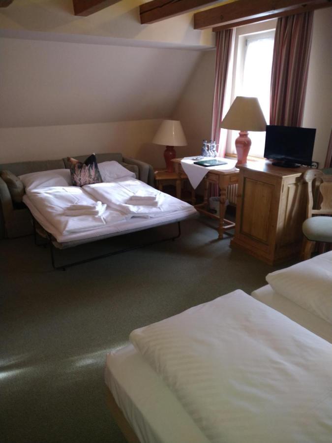 Hotel Hirsch 3*